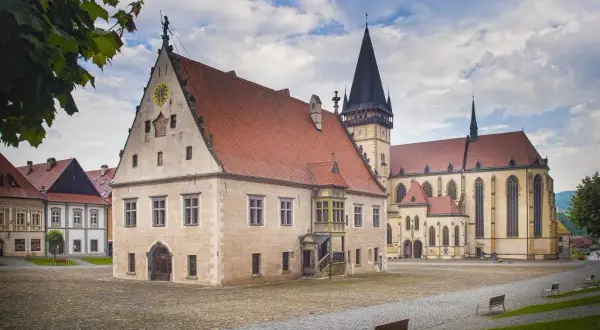 Bardejów: Gdzie zjeść? Odkryj lokalne smaki i budżetowe hity.