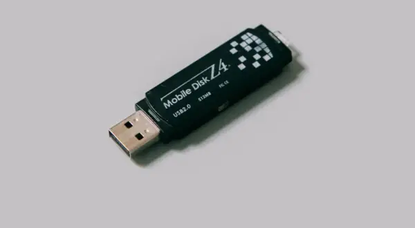 Jak sprawdzić pojemność pendrive i uniknąć oszustw z pamięcią