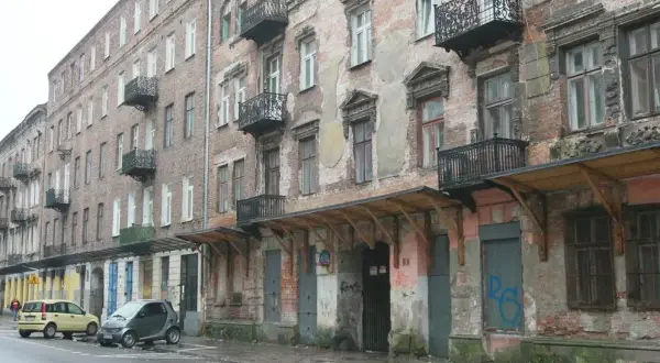 Czy w Warszawie jest bezpiecznie? Odkryj niebezpieczne miejsca i statystyki