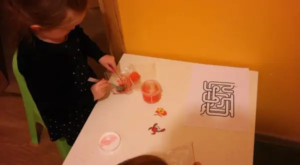 Woreczki sensoryczne z żelem: rozwój dziecka przez zabawę i kreatywność