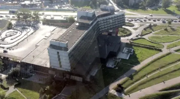 Dlaczego zamknięto hotel Forum w Krakowie? Odkryj prawdziwe przyczyny
