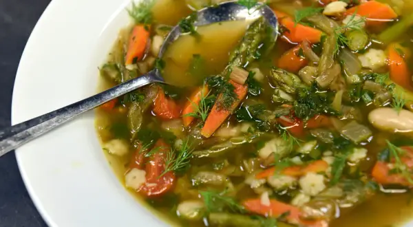 Minestra di Verdure: Ricetta Facile, Benefici e Segreti per un Gusto Perfetto