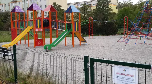 Czy place zabaw są otwarte czy zamknięte? Sprawdź aktualny status