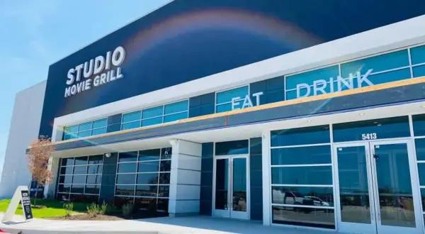 Studio Movie Grill w Polsce? Odkryj luksusowe kina z jedzeniem!