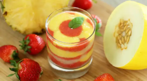 Orzeźwiający koktajl z ananasa i banana, który wspiera Twój metabolizm