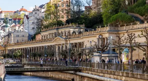 Gdzie zjeść w Karlowych Warach? Najlepsze restauracje i smaki