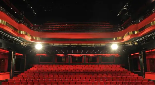 Najlepsze spektakle w teatrze Roma - aktualny repertuar i bilety