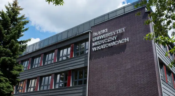 Śląski Uniwersytet Medyczny w Katowicach: Kluczowe informacje i oferty edukacyjne