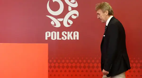 Ile zarabia prezes PZPN? Kontrowersje i porównanie z poprzednikami