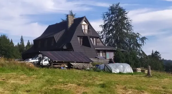 Bacówka na Obidzy: Dojazd autem, noclegi, szlaki. Planuj wyprawę!