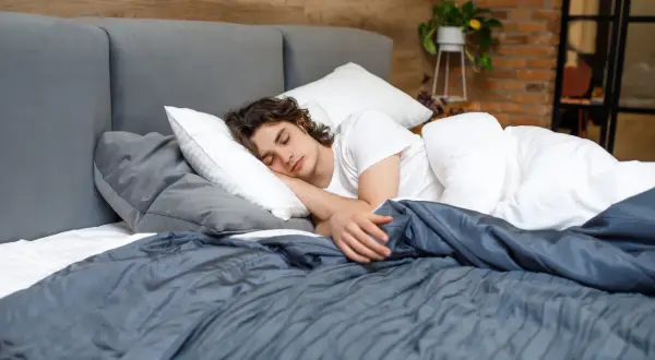 Orgazm podczas snu czy to grzech? Prawda o nocnych doznaniach