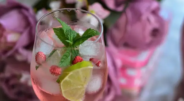 Orzeźwiające drinki z wódki cytrynowej, które zaskoczą Twoje podniebienie
