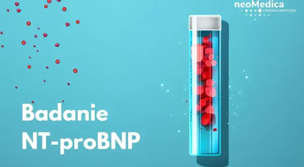 Badanie NT-proBNP w normie. Probówka z krwią i czerwone kropelki na tle.