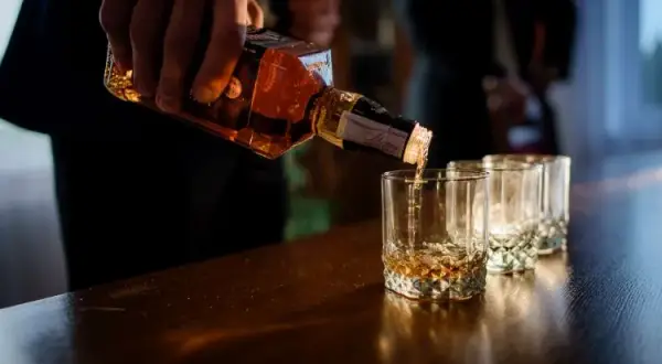 Ile kalorii ma whisky? Zaskakujące fakty o kaloryczności alkoholu