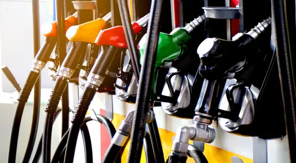 Ile kosztuje diesel w lutym 2026? Prognozy i sposoby na oszczędność.