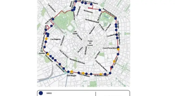 Mapa komunikacji miejskiej w Mediolanie, pokazująca trasę Area C z zaznaczonymi punktami kontrolnymi.