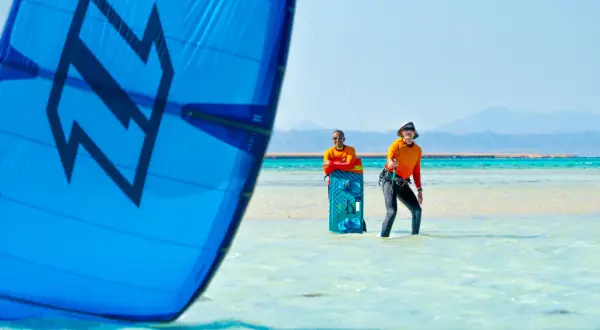 Czy kitesurfing jest trudny? Odkryj, jak łatwo zacząć!
