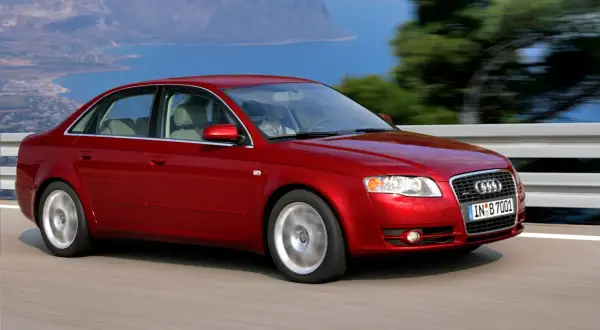 Audi A4 B7 Sedan: Elegancja, Komfort i Osiągi w Jednym