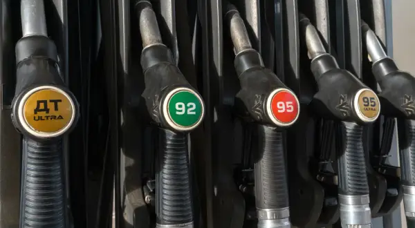 Dlaczego benzyna drożeje? Odkryj szokujące przyczyny wzrostu cen