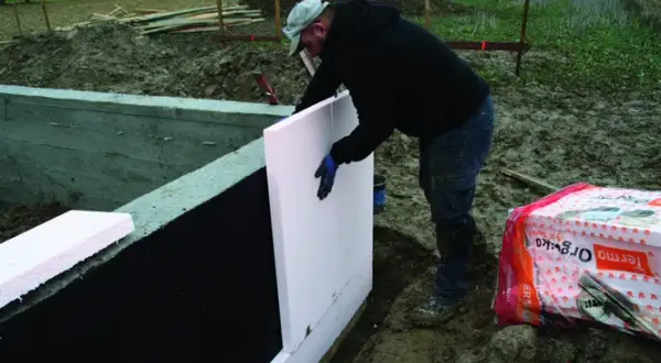 Jakiej grubości styropian na fundamenty, by uniknąć problemów?