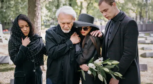 Jak ubrać się na pogrzeb, aby wyrazić szacunek i elegancję
