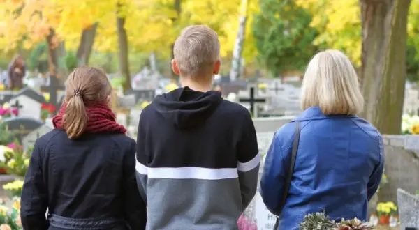 Jak znaleźć zmarłego na cmentarzu Wałbrzych bez zbędnych trudności