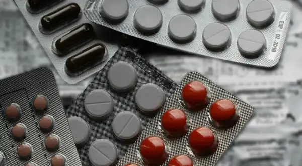 Czy można przewozić leki w bagażu podręcznym? Sprawdź zasady i ograniczenia