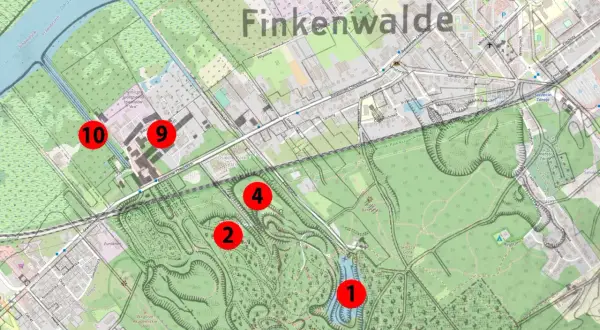 Mapa pokazuje teren Finkenwalde, z zaznaczonym jeziorem szmaragdowym Szczecin (1) i innymi punktami.