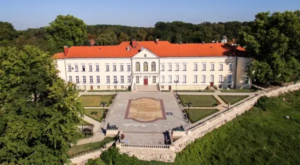Brzeg Dolny atrakcje: Pałac, Odra, park. Idealna wycieczka dla każdego