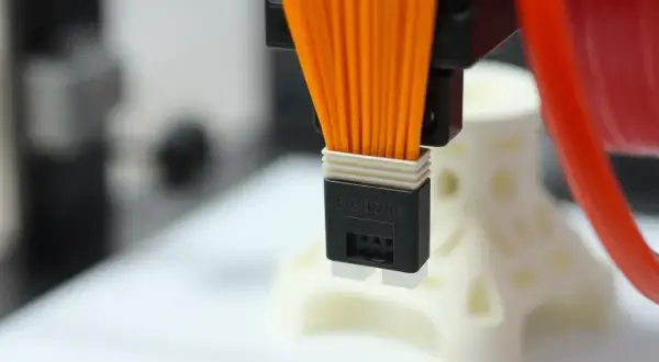 Ile prądu zużywa drukarka 3D i jak obniżyć koszty energii?