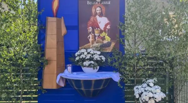 Jak wygląda ołtarz na Boże Ciało? Tradycje, dekoracje i inspiracje
