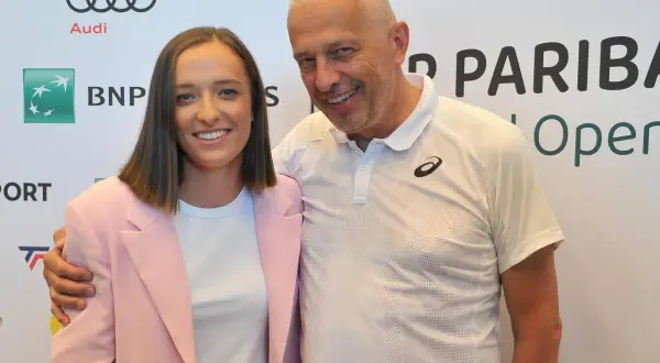 Iga Świątek z mężczyzną, który może być jej tatą. Czy Iga Świątek ma mamę? Tak, ma mamę.