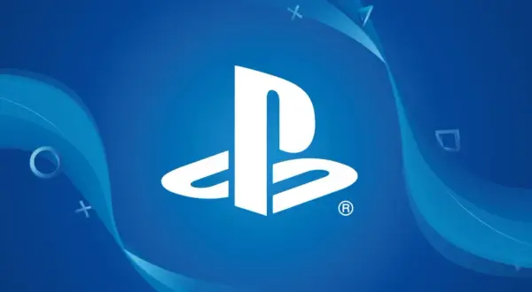 Logo PlayStation na niebieskim tle z falami i symbolami.