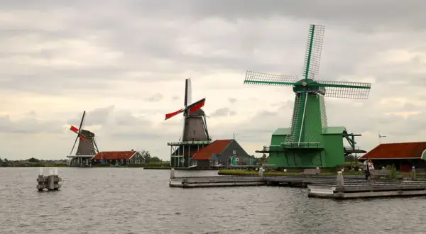 Zaanse Schans: odkryj ukryte skarby holenderskiego skansenu