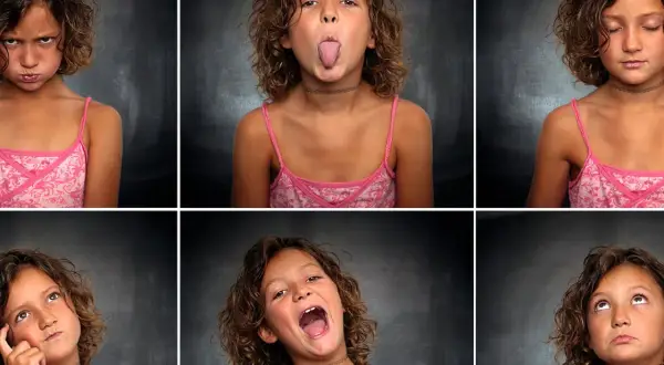 Seis caras de una niña muestran diversas emociones infantiles: enfado, burla, calma, reflexión, sorpresa y anhelo.