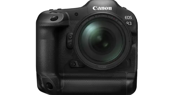 Profesjonalny korpus aparatu fotograficznego Canon EOS R3 z obiektywem RF 24-70mm F2.8 L IS USM.