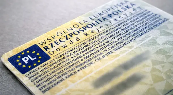 Dowód rejestracyjny z PL i gwiazdkami UE. Brak miejsca w dowodzie rejestracyjnym na wpisy.