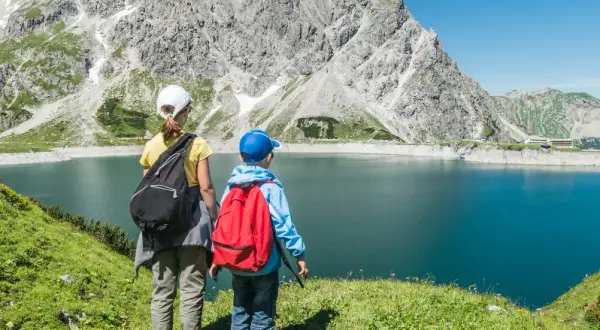 Góry z dziećmi: Sprawdzone kierunki i porady na rodzinną wyprawę
