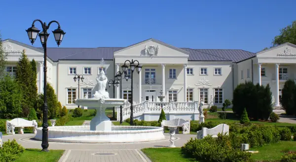 Biały Pałac Łódź: Ekskluzywna sala weselna w malowniczym ogrodzie
