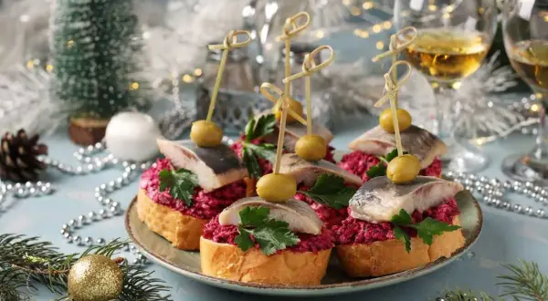 Świąteczne menu bez stresu: co ugotować na Wigilię i święta?