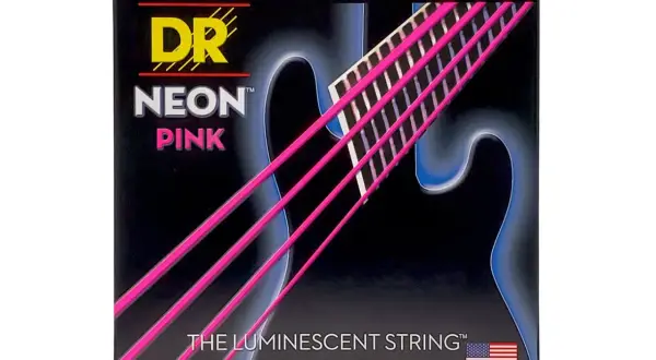 Opakowanie strun do gitary basowej DR Neon Pink. Ile strun ma gitara basowa? Ten zestaw zawiera 4 struny.