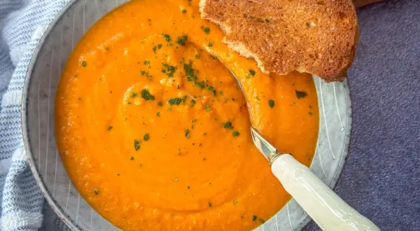 Rote Linsensuppe: Schnelles & einfaches Rezept für jeden Tag