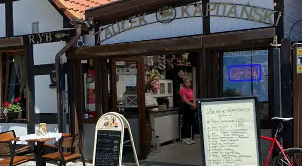 Gdzie zjeść w Ustce? Odkryj najlepsze miejsca na smaczną rybę