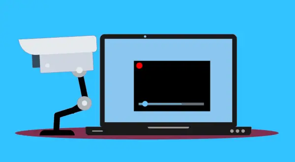 Kamera monitorująca przesyła obraz wideo przez protokół **rtsp** do laptopa, gdzie jest odtwarzany.