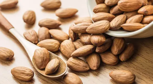 Czy migdały obniżają cholesterol? Sprawdź, jak mogą pomóc w zdrowiu