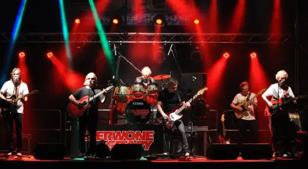 Ile trwa koncert Czerwonych Gitar? Zaskakujące szczegóły występu
