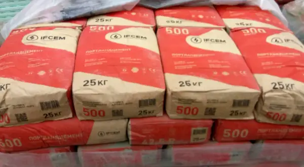 Ile waży paleta cementu? Zaskakujące fakty o wadze i workach cementu