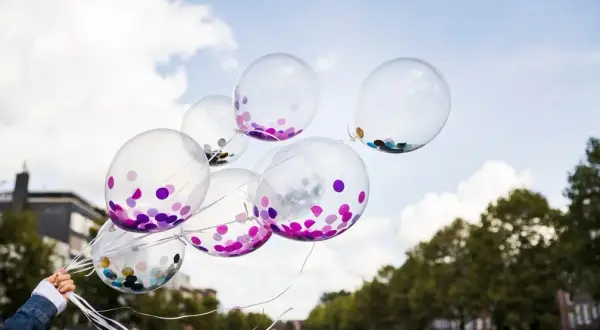 Ile wytrzyma balon z powietrzem? Sekrety trwałych dekoracji!