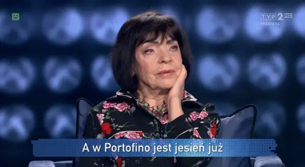 Sława Przybylska wspomina miłość w Portofino, a na ekranie pojawia się tekst "A w Portofino jest jesień już".