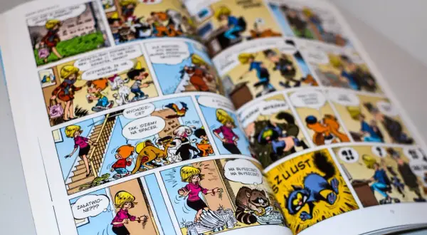 Kolorowy komiks dla 10 latka z zabawnymi postaciami i zwierzętami. Wesołe przygody na każdej stronie.